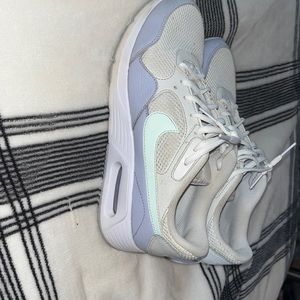 Nike airmaxs blue and purple size: 9